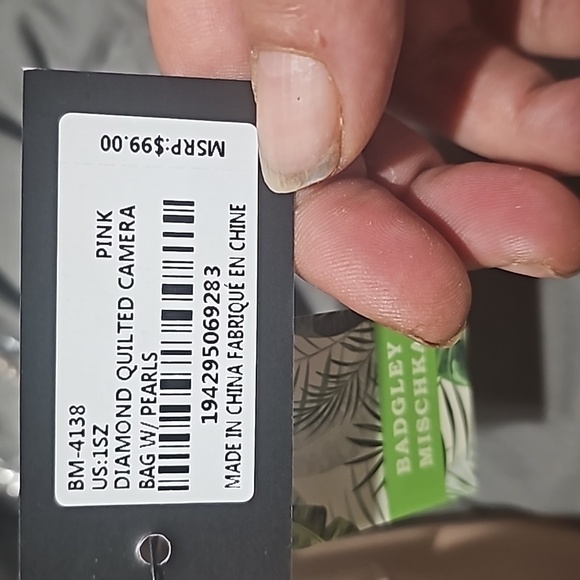 Pink quilted "camera bag" or cross body Badgley Mischa/best offer - Picture 9 of 10